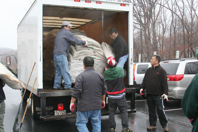 032809-mulch (29).jpg